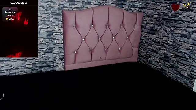 Snapshot of sofi_bronw chatting on 09.20.25 sofi bronw online show from 09.20.25