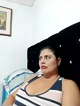 Snapshot of ElizabethWeil chatting on 10.31.25 ElizabethWeil online show from 10.31.25