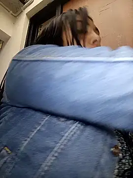 Snapshot of LIZ-06_ chatting on 02.13.25 LIZ-06 online show from 02.13.25