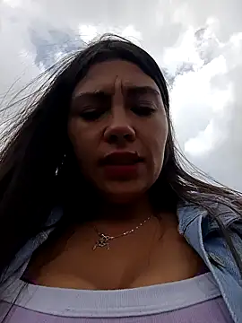 Snapshot of LIZ-06_ chatting on 02.15.25 LIZ-06 online show from 02.15.25