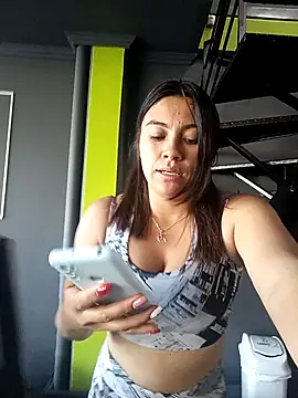 Snapshot of LIZ-06_ chatting on 02.18.25 LIZ-06 online show from 02.18.25