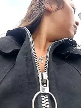 Snapshot of LIZ-06_ chatting on 02.20.25 LIZ-06 online show from 02.20.25