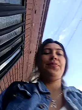 Snapshot of LIZ-06_ chatting on 02.21.25 LIZ-06 online show from 02.21.25