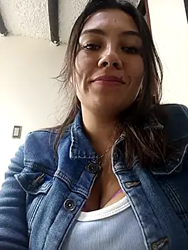 Snapshot of LIZ-06_ chatting on 02.21.25 LIZ-06 online show from 02.21.25