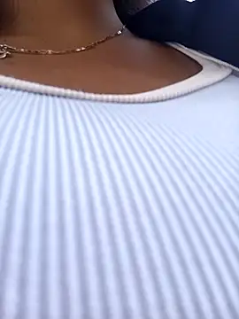 Snapshot of LIZ-06_ chatting on 02.21.25 LIZ-06 online show from 02.21.25