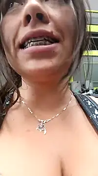 Snapshot of LIZ-06_ chatting on 03.04.25 LIZ-06 online show from 03.04.25