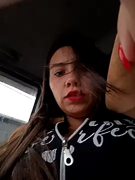 Snapshot of LIZ-06_ chatting on 03.04.25 LIZ-06 online show from 03.04.25