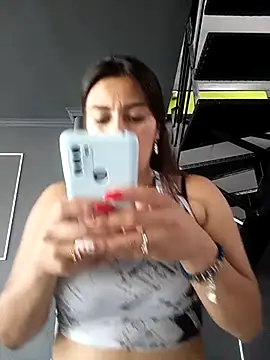 Snapshot of LIZ-06_ chatting on 03.05.25 LIZ-06 online show from 03.05.25