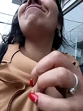 Snapshot of LIZ-06_ chatting on 03.11.25 LIZ-06 online show from 03.11.25