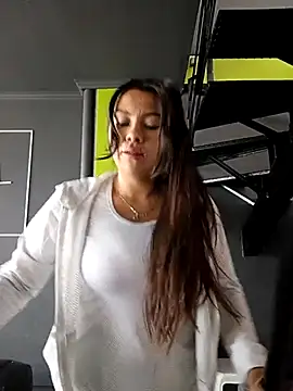 Snapshot of LIZ-06_ chatting on 03.13.25 LIZ-06 online show from 03.13.25