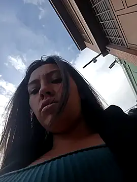 Snapshot of LIZ-06_ chatting on 03.21.25 LIZ-06 online show from 03.21.25