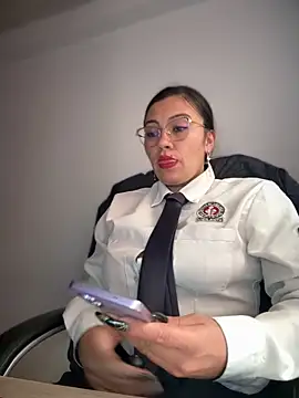 Snapshot of LIZ-06_ chatting on 10.01.25 LIZ-06 online show from 10.01.25