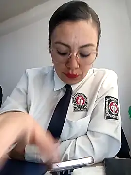 Snapshot of LIZ-06_ chatting on 10.20.25 LIZ-06 online show from 10.20.25