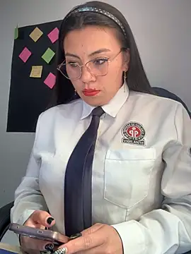 Snapshot of LIZ-06_ chatting on 10.24.25 LIZ-06 online show from 10.24.25