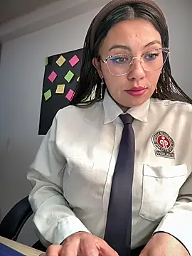 Snapshot of LIZ-06_ chatting on 10.25.25 LIZ-06 online show from 10.25.25