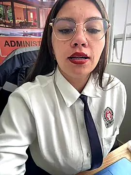 Snapshot of LIZ-06_ chatting on 11.17.25 LIZ-06 online show from 11.17.25