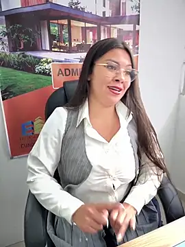 Snapshot of LIZ-06_ chatting on 12.01.25 LIZ-06 online show from 12.01.25