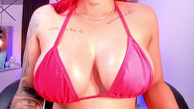 Snapshot of cami_rouxxx_ chatting on 12.23.25 cami rouxxx online show from 12.23.25