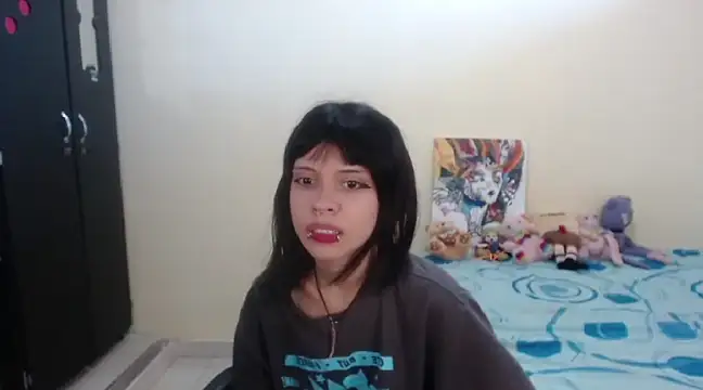 Snapshot of hachi_kitty chatting on 12.11.24 hachi kitty online show from 12.11.24