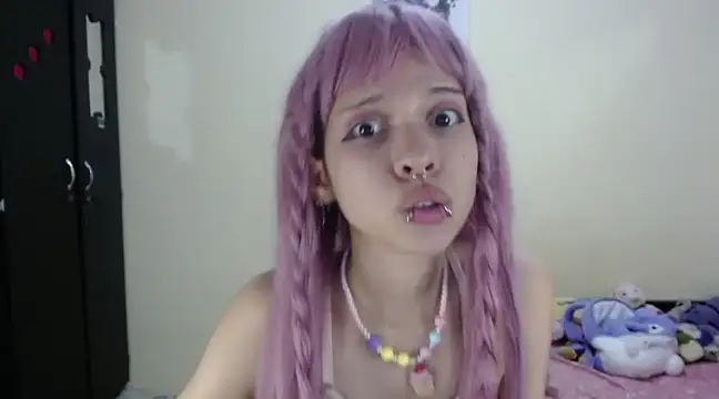 Snapshot of hachi_kitty chatting on 01.06.25 hachi kitty online show from 01.06.25