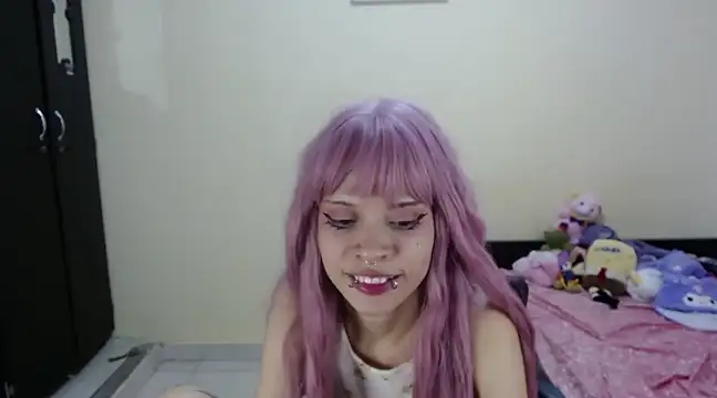 Snapshot of hachi_kitty chatting on 01.07.25 hachi kitty online show from 01.07.25