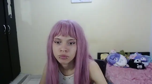 Snapshot of hachi_kitty chatting on 01.18.25 hachi kitty online show from 01.18.25