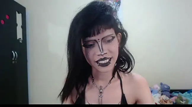 Snapshot of hachi_kitty chatting on 03.20.25 hachi kitty online show from 03.20.25