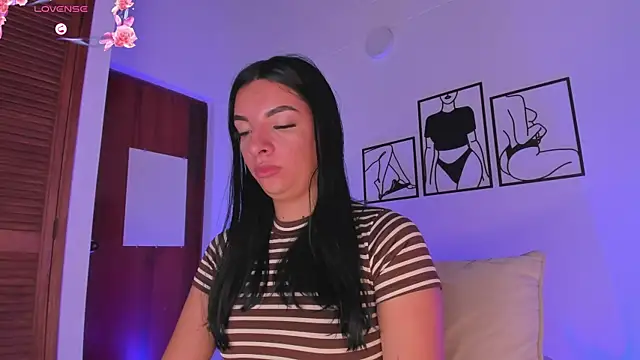 777AylinZ online show from 11.22.25