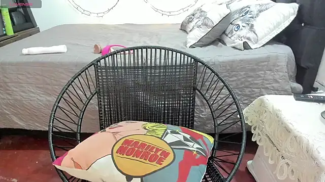 Snapshot of dirtyvalentina4u chatting on 03.02.25 dirtyvalentina4u online show from 03.02.25