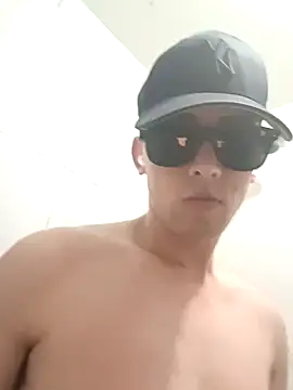 EE9EE9 online show from 12.29.24