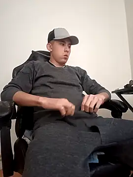 EE9EE9 online show from 11.29.25