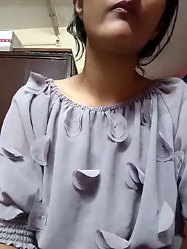 Snapshot of BabySlimmy10 chatting on 03.15.25 BabySlimmy10 online show from 03.15.25