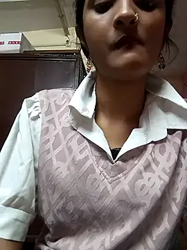 Snapshot of BabySlimmy10 chatting on 03.17.25 BabySlimmy10 online show from 03.17.25