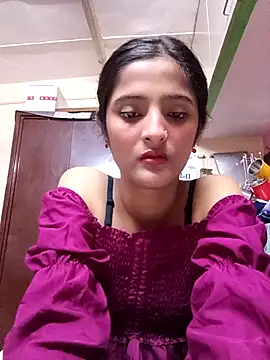 Snapshot of BabySlimmy10 chatting on 09.10.25 BabySlimmy10 online show from 09.10.25