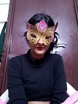 Snapshot of BabySlimmy10 chatting on 11.24.25 BabySlimmy10 online show from 11.24.25