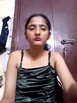 Snapshot of BabySlimmy10 chatting on 12.04.25 BabySlimmy10 online show from 12.04.25