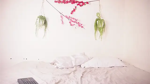 Snapshot of Doll4you_ chatting on 11.27.25 Doll4you online show from 11.27.25