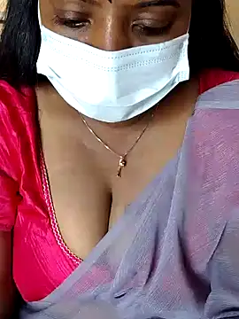 Snapshot of sheela28 chatting on 12.14.24 sheela28 online show from 12.14.24