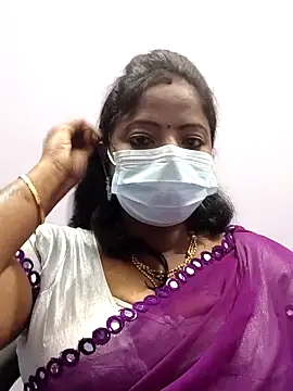 Snapshot of sheela28 chatting on 12.20.25 sheela28 online show from 12.20.25