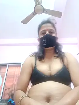 Snapshot of Cute-manisha chatting on 01.20.25 Cute-manisha online show from 01.20.25