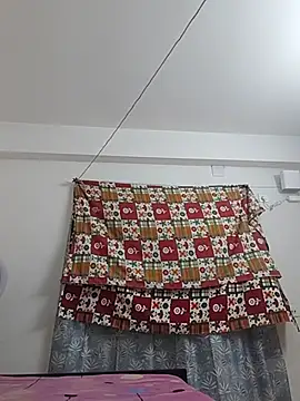 Snapshot of Cute-manisha chatting on 09.10.25 Cute-manisha online show from 09.10.25