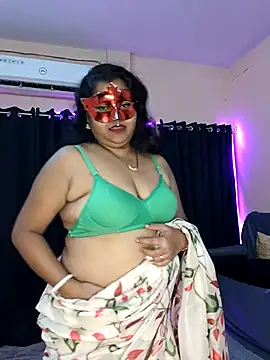 Snapshot of hottbabycam chatting on 07.28.26 hottbabycam online show from 07.28.26