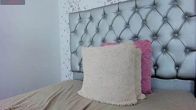 Snapshot of candymery chatting on 02.19.25 candymery online show from 02.19.25