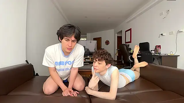 Snapshot of mapleg chatting on 03.12.26 mapleg online show from 03.12.26