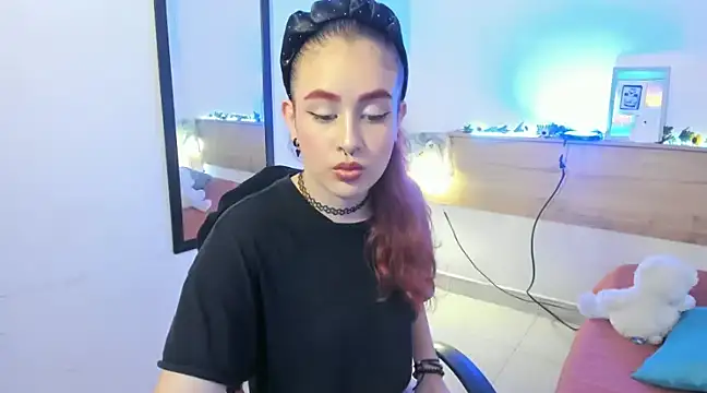 Emyli rousse  online show from 01.04.25