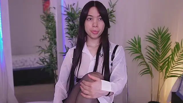 Lia Sweett  online show from 06.19.26