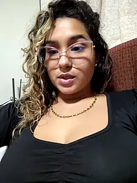 Snapshot of BrendaGirs chatting on 12.16.25 BrendaGirs online show from 12.16.25