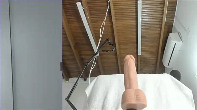 Snapshot of Lucy_carter_ chatting on 11.08.25 Lucy carter online show from 11.08.25