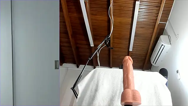 Snapshot of Lucy_carter_ chatting on 11.12.25 Lucy carter online show from 11.12.25