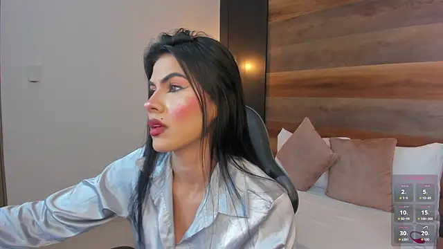 stephanya  online show from 11.12.25